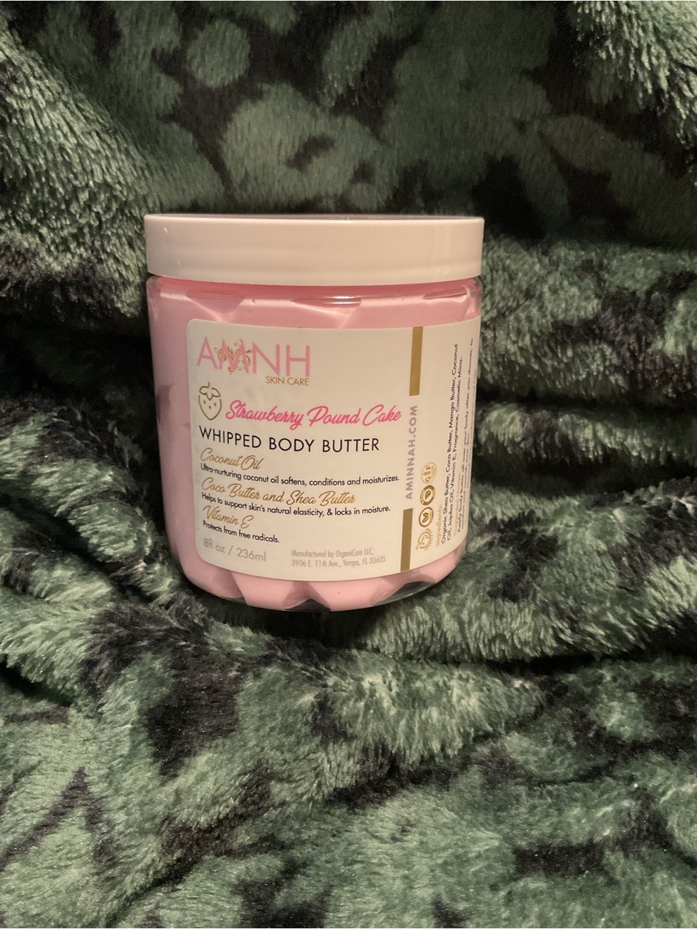 AMINNAH Strawberry Pound Cake Whipped Body Butter - Pink